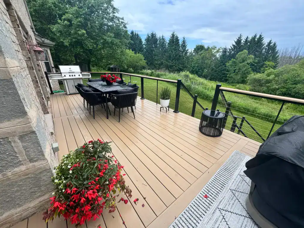 Deck Builder in Waukesha, WI | Hometown Deck Builder