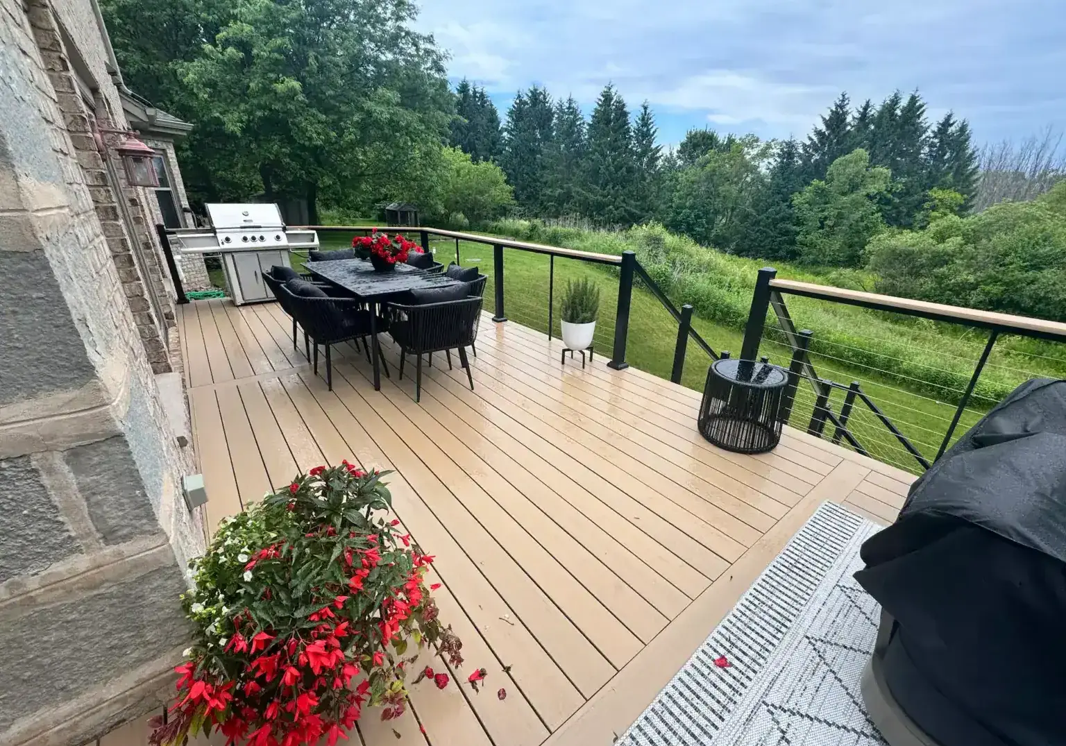 Deck Builder in Waukesha, WI | Hometown Deck Builder