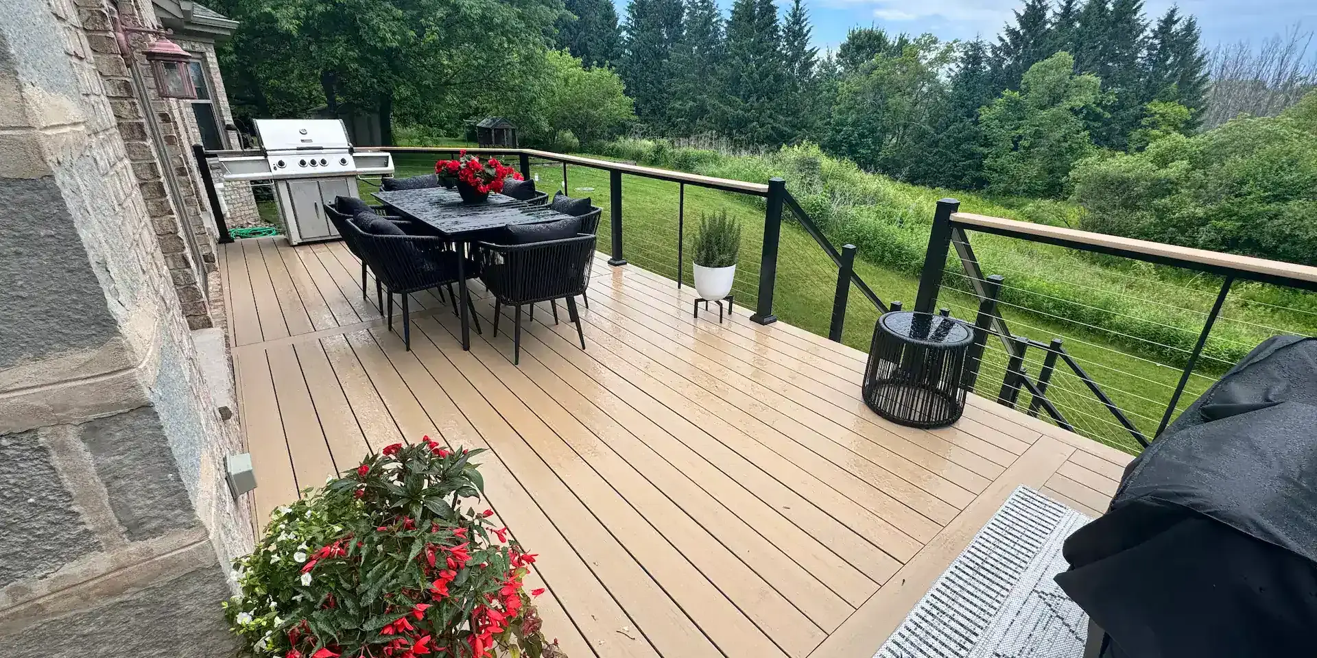 Deck Builder in Waukesha, WI | Hometown Deck Builder