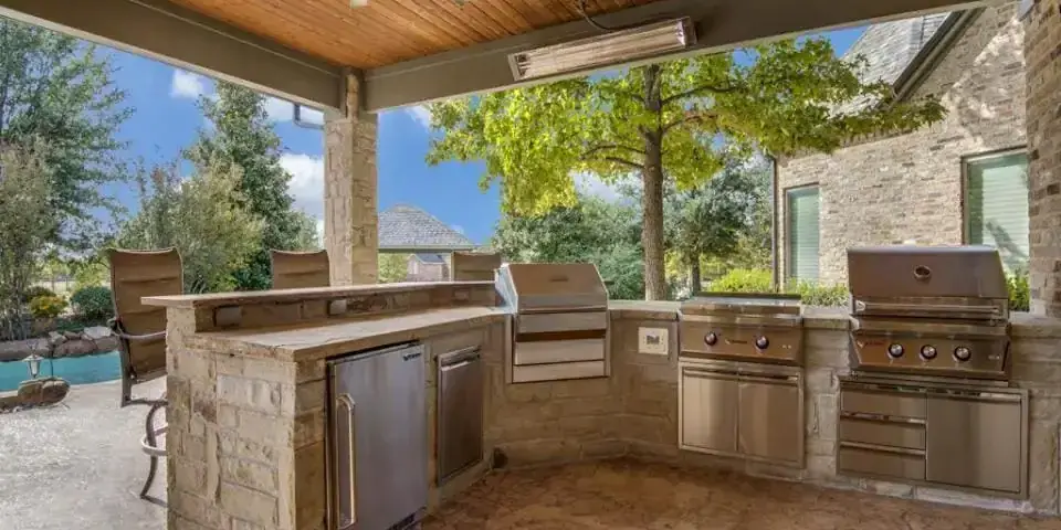 patio with outdoor kitchen
