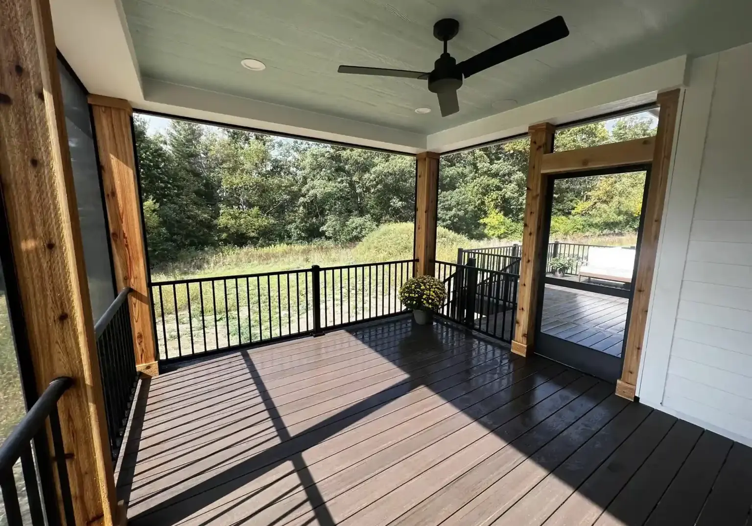 Interior of screened deck w ceiling fan scaled copia